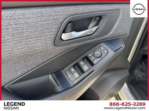 Used 2022 Nissan Rogue SV image 14