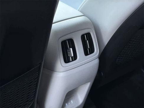 Certified 2025 Hyundai Tucson SEL image 32