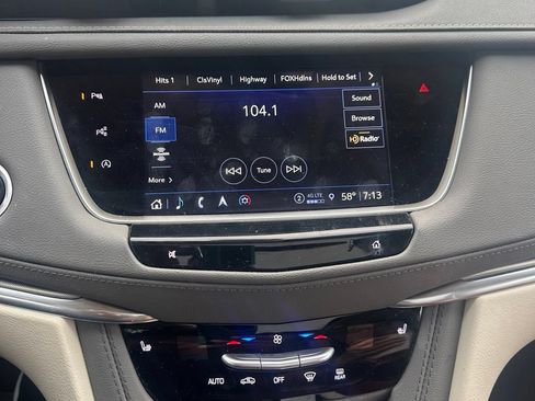 Used 2024 Cadillac XT5 Premium Luxury w/ Technology Package AWD/4WD image 6