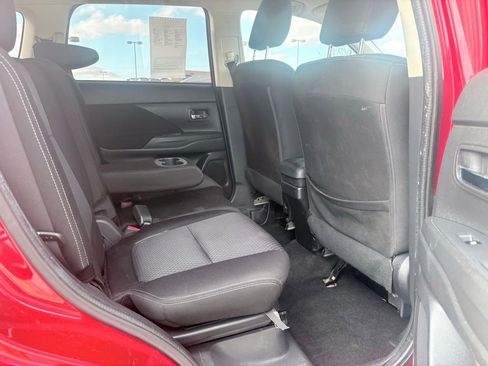 Used 2018 Mitsubishi Outlander SE AWD/4WD image 27