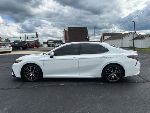Used 2023 Toyota Camry SE FWD image 4