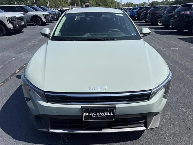 New 2026 Kia K4 EX FWD image 2