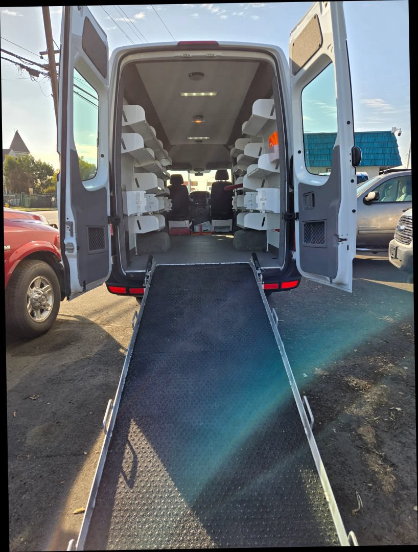 Used 2010 Mercedes-Benz Sprinter 3500 image 20