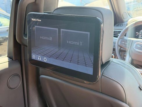 Used 2024 GMC Yukon Denali Ultimate AWD/4WD image 16