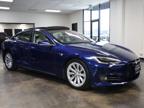Used 2016 Tesla Model S 90D AWD/4WD image 7