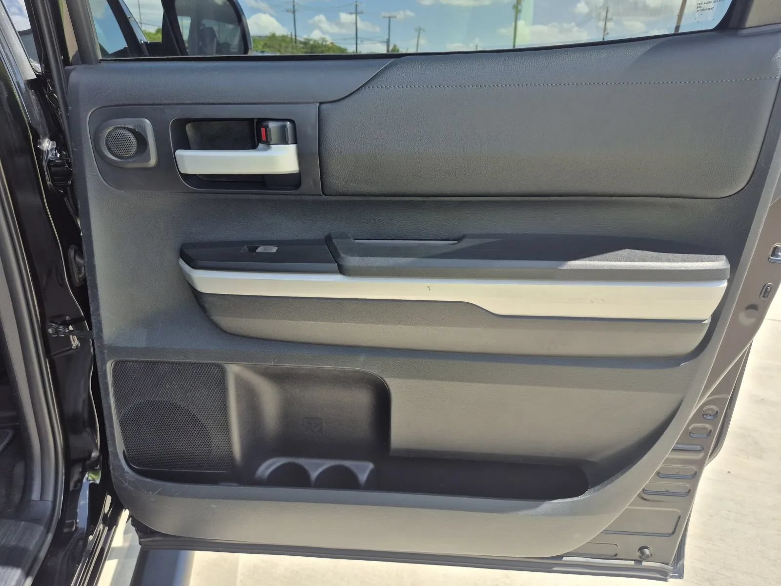 Used 2015 Toyota Tundra SR5 w/ SR5 Upgrade Package RWD image 22