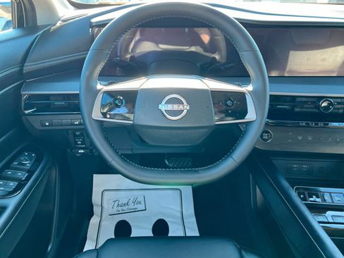 Used 2025 Nissan Murano SV image 12