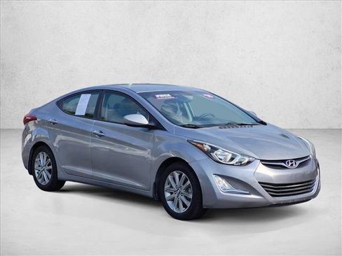 Used 2015 Hyundai Elantra SE w/ Option Group 02 FWD image 3