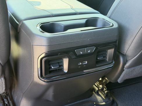 Used 2023 GMC Sierra 1500 AT4 w/ AT4 Preferred Package AWD/4WD image 39