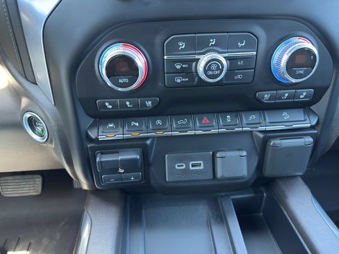 Used 2020 GMC Sierra 1500 SLT w/ SLT Premium Plus Package AWD/4WD image 22