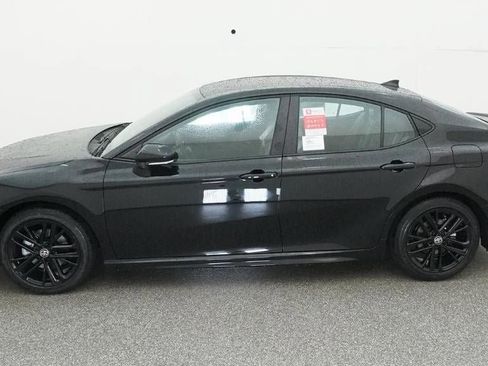 New 2026 Toyota Camry SE image 3