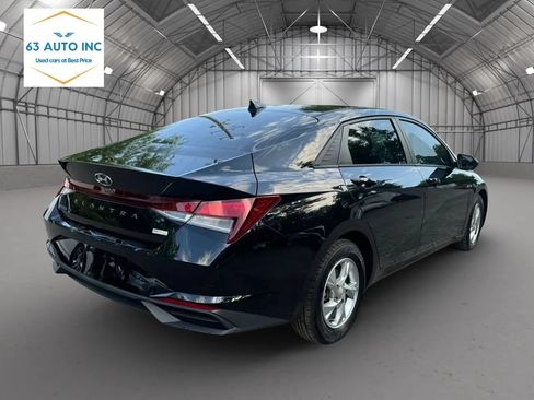 Used 2022 Hyundai Elantra SE FWD image 6