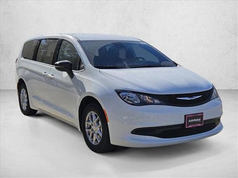 New 2025 Chrysler Voyager LX image 3