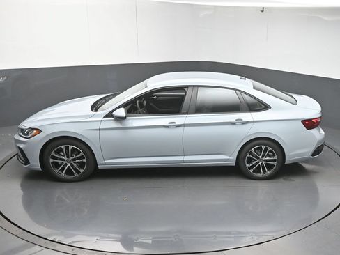 Used 2026 Volkswagen Jetta Sport FWD image 44