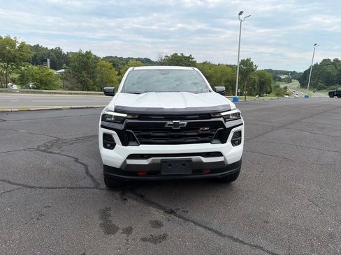 Used 2024 Chevrolet Colorado Z71 w/ Z71 Convenience Package 2 AWD/4WD image 3