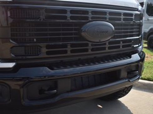 New 2025 Ford F450 XLT w/ 360-Degree Camera Package image 16