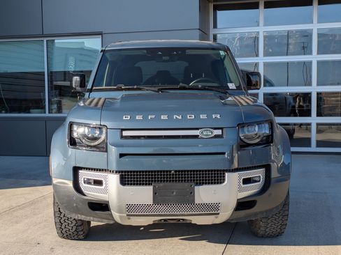 Used 2022 Land Rover Defender 110 image 2