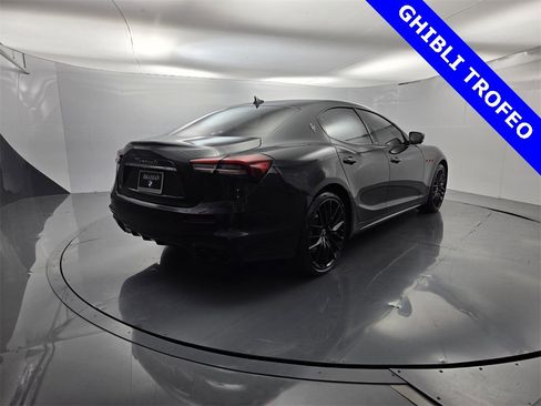 Used 2023 Maserati Ghibli Trofeo image 9