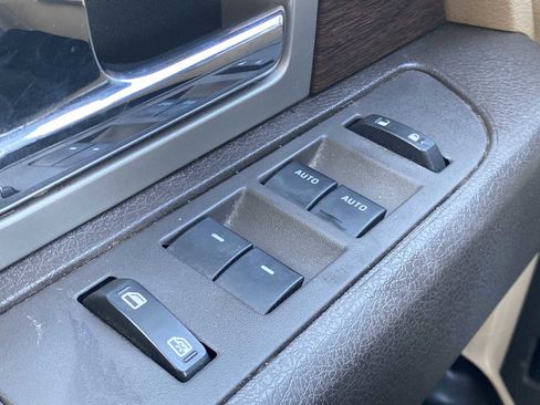 Used 2014 Ford F150 Lariat w/ Lariat Chrome Package image 20