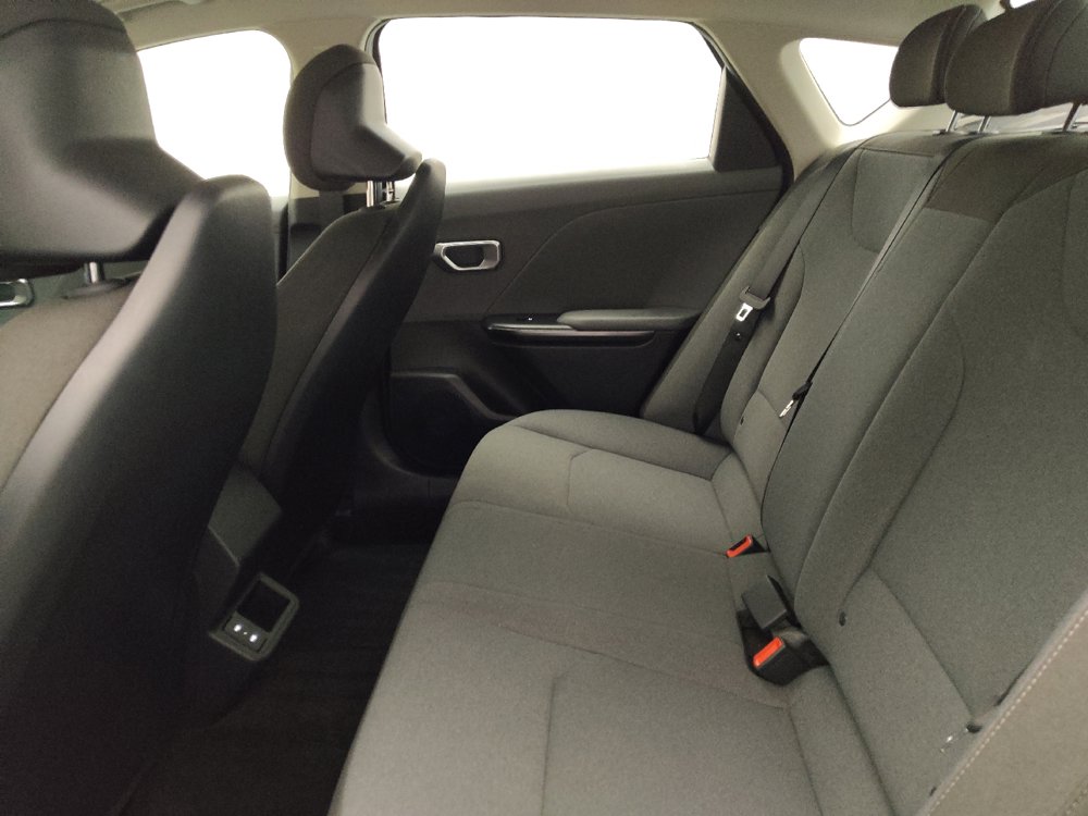 Used 2025 Kia K4 FWD image 18