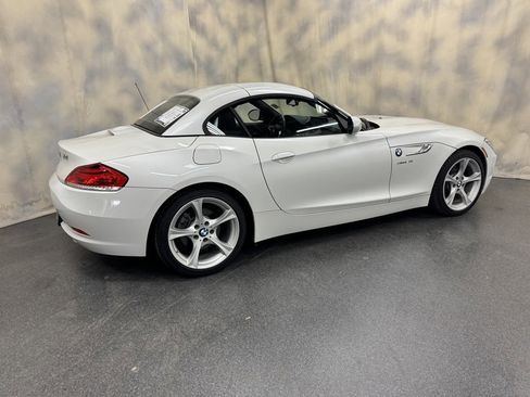 Used 2014 BMW Z4 sDrive28i image 16
