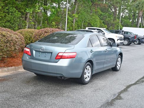 Used 2009 Toyota Camry LE FWD image 4