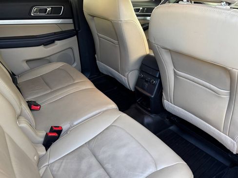 Used 2017 Ford Explorer XLT w/ Equipment Group 202A image 31