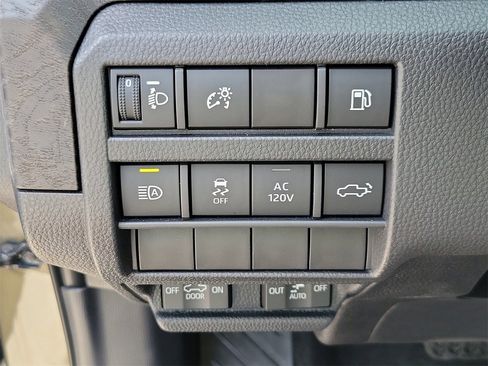 Used 2025 Toyota Tacoma Limited image 30