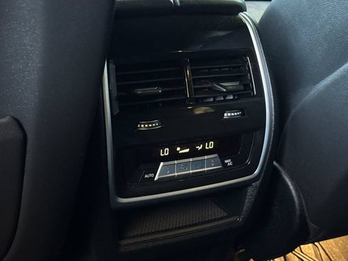 Used 2022 BMW X5 sDrive40i w/ M Sport Package RWD image 13