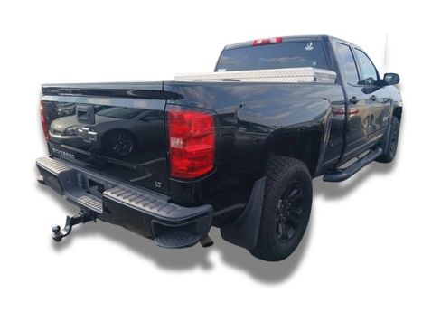 Used 2017 Chevrolet Silverado 1500 LT w/ Midnight Edition AWD/4WD image 4