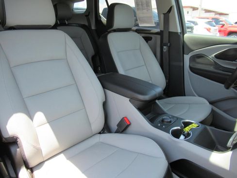 Used 2021 GMC Terrain SLT w/ Infotainment Package II FWD image 9
