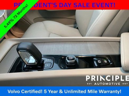 Certified 2023 Volvo XC60 B5 Plus w/ Protection Package Premier image 18