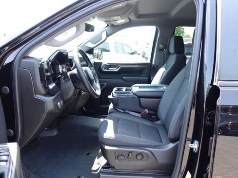 Used 2024 Chevrolet Silverado 1500 LT AWD/4WD image 17