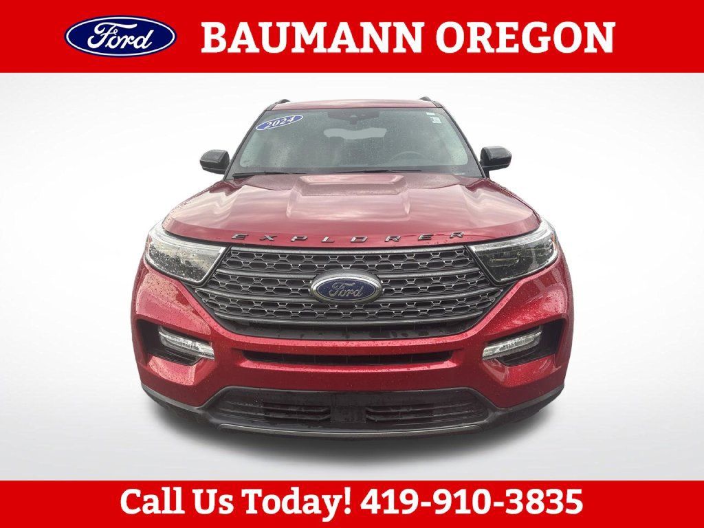 Used 2024 Ford Explorer XLT w/ Equipment Group 202A AWD/4WD image 8