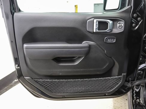 Used 2023 Jeep Wrangler Willys image 9