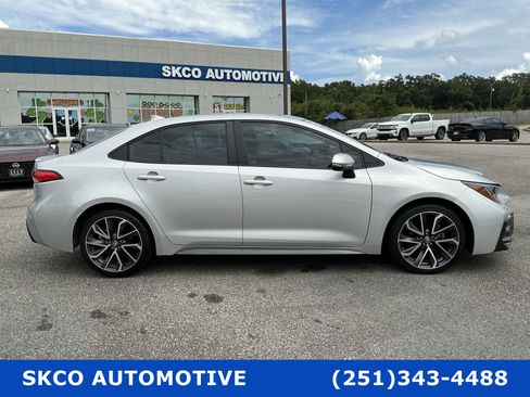 Used 2022 Toyota Corolla SE FWD image 6