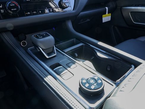 Used 2025 Nissan Pathfinder Platinum w/ Cargo Package image 33