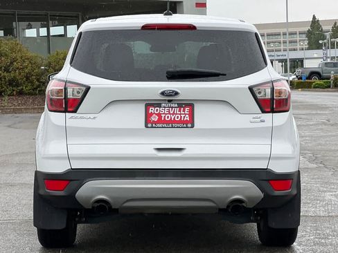 Used 2017 Ford Escape SE AWD/4WD image 8