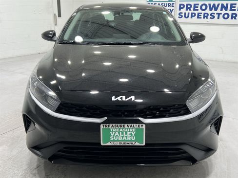 Used 2023 Kia Forte LXS image 3