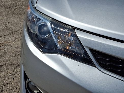 Used 2014 Toyota Camry SE image 9