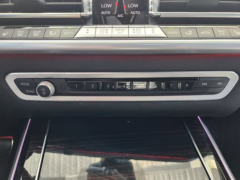 Used 2021 BMW X7 xDrive40i w/ M Sport Package AWD/4WD image 20