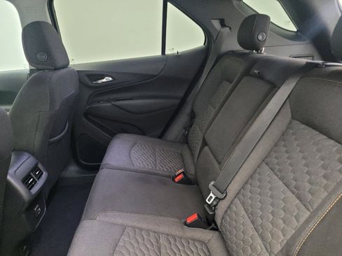 Used 2019 Chevrolet Equinox LT w/ Sun & Navigation Package image 18