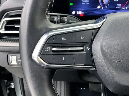 Used 2024 Chevrolet Traverse LT FWD image 23