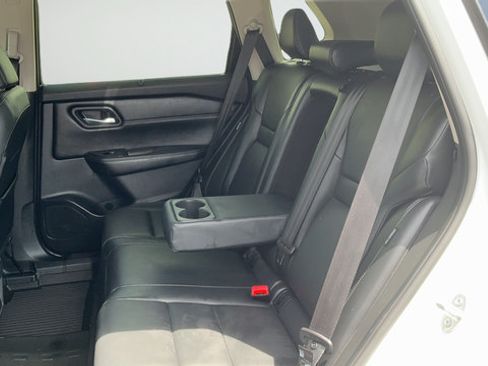 Certified 2025 Nissan Rogue SL w/ SL Premium Package FWD image 21