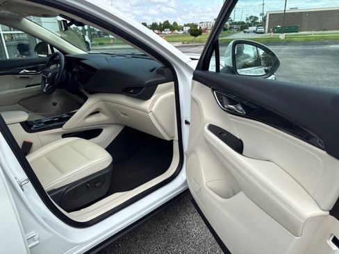 Used 2023 Buick Envision Essence FWD image 28