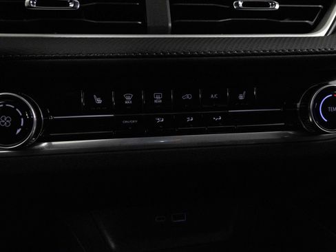 Used 2026 Chevrolet Equinox LT w/ Midnight Edition image 22