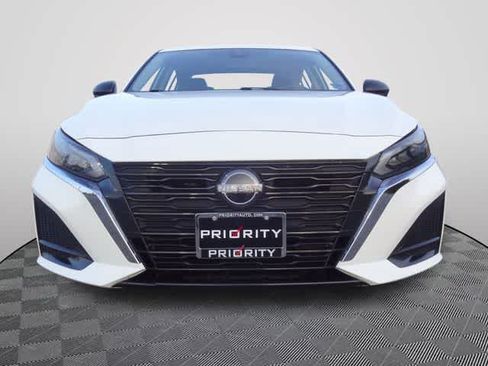 Used 2025 Nissan Altima 2.5 SV FWD image 5