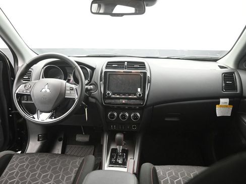 Used 2025 Mitsubishi Outlander Sport AWD image 12