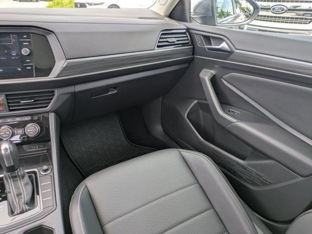 Used 2021 Volkswagen Jetta SEL FWD image 17