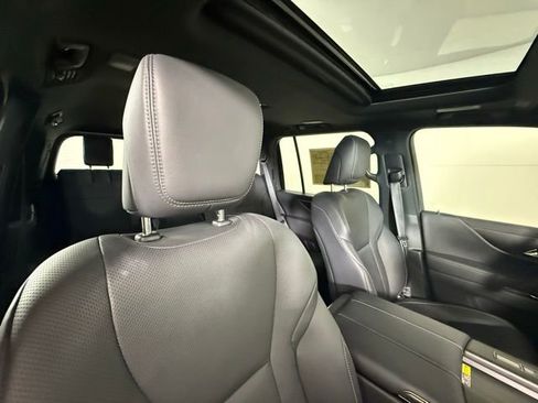 Used 2024 Lexus LX 600 4WD w/ Premium Package image 37